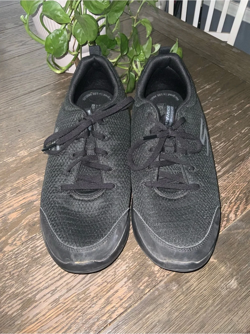 Skechers Go Walk Men's Black Knit Lace-Up Athletic Sneakers - Size 11